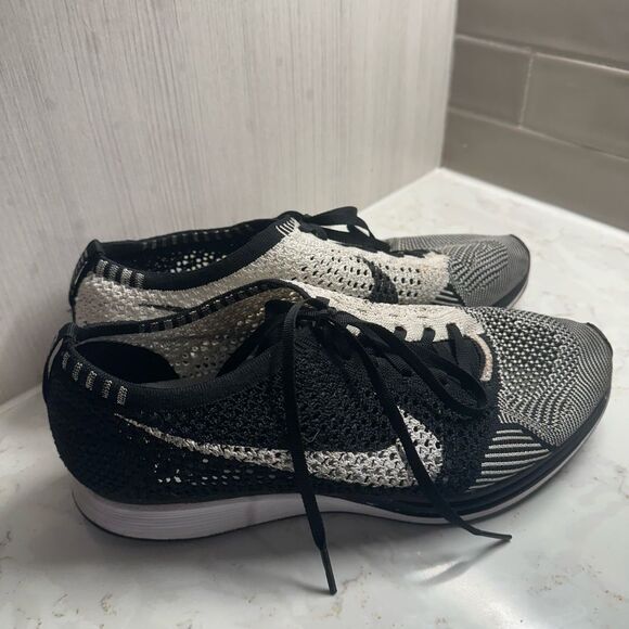 Men’s Nike Flyknit Racer - Picture 1 of 7